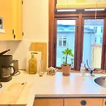 Apartment Charmerende Centralbeliggende - Hyggelig Og Med Parkering *