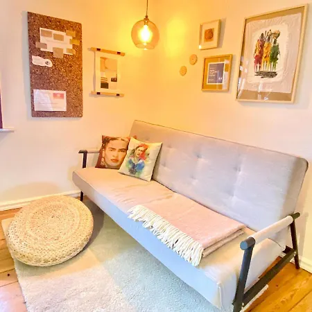 Charmerende Centralbeliggende - Hyggelig Og Med Parkering Apartment *