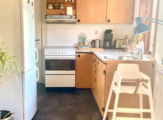 En Hel I Midtbyen - Centralt, Taet Pa Alt Og Med Parkering! *