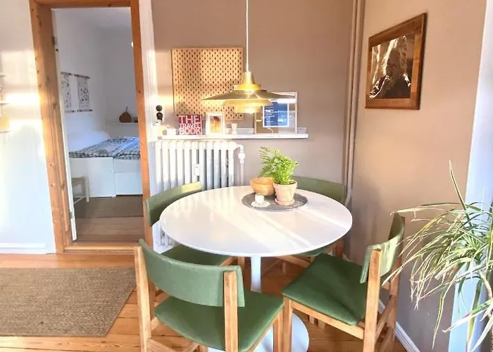 En Hel I Midtbyen - Centralt, Taet Pa Alt Og Med Parkering!